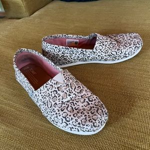 TOMS Gold Leopard Pint 9.5 womens